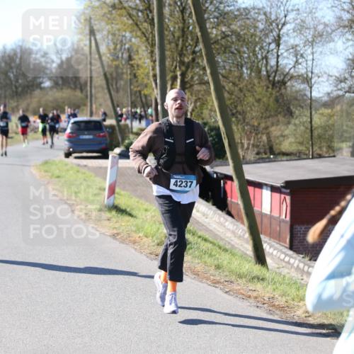 06.04.2025 - 44. Internationalen Wilhelmsburger Insellauf Jannik Wohlers http://msf.ph/oto/7623893 06.04.2025 10:31:52 Laufen 4237, 3029 meine-sportfotos.de