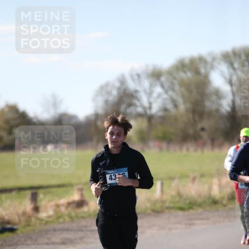 06.04.2025 - 44. Internationalen Wilhelmsburger Insellauf Jannik Wohlers http://msf.ph/oto/7623959 06.04.2025 10:32:15 Laufen 43 meine-sportfotos.de