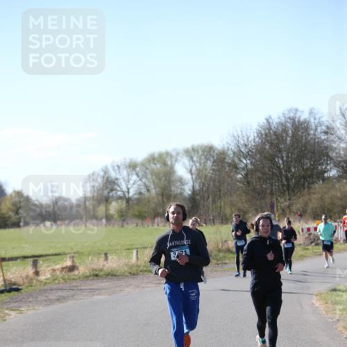 06.04.2025 - 44. Internationalen Wilhelmsburger Insellauf Jannik Wohlers http://msf.ph/oto/7623990 06.04.2025 10:32:22 Laufen 371 meine-sportfotos.de