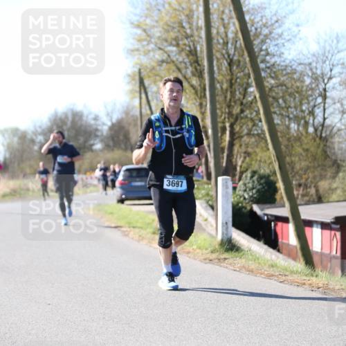 06.04.2025 - 44. Internationalen Wilhelmsburger Insellauf Jannik Wohlers http://msf.ph/oto/7624203 06.04.2025 10:33:35 Laufen 3697 meine-sportfotos.de