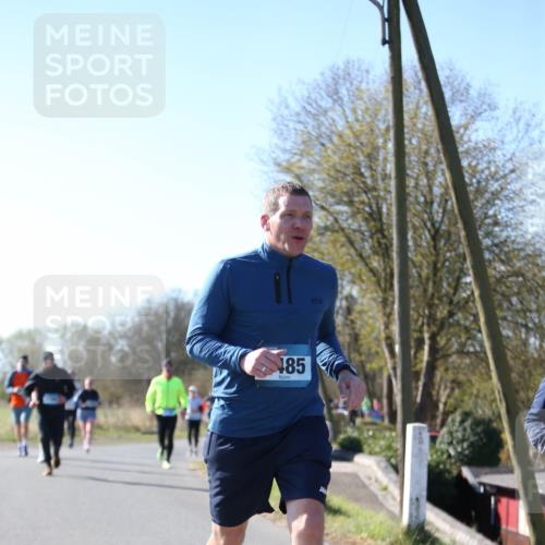 06.04.2025 - 44. Internationalen Wilhelmsburger Insellauf Jannik Wohlers http://msf.ph/oto/7624269 06.04.2025 10:34:00 Laufen 85 meine-sportfotos.de