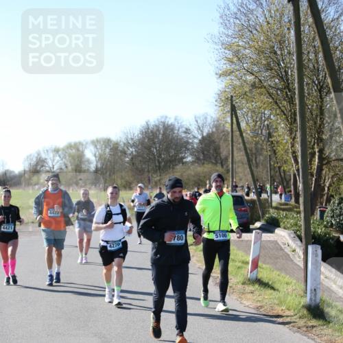06.04.2025 - 44. Internationalen Wilhelmsburger Insellauf Jannik Wohlers http://msf.ph/oto/7624272 06.04.2025 10:34:05 Laufen 4421, 4422, 4270, 3071, 780, 5100 meine-sportfotos.de