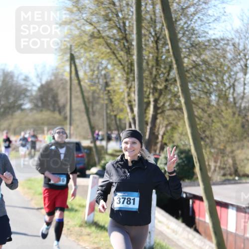 06.04.2025 - 44. Internationalen Wilhelmsburger Insellauf Jannik Wohlers http://msf.ph/oto/7624323 06.04.2025 10:34:19 Laufen 3781 meine-sportfotos.de