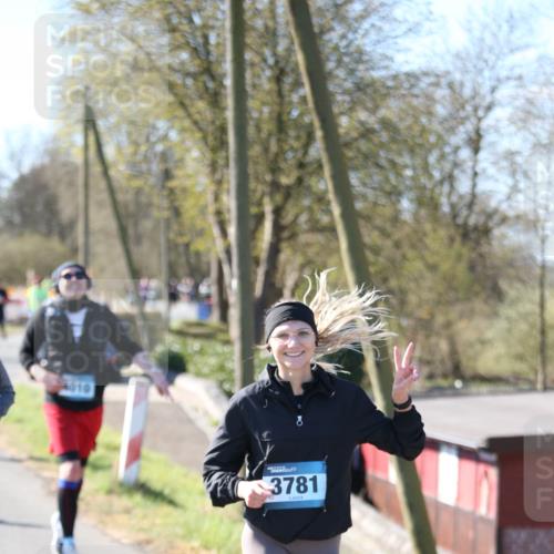 06.04.2025 - 44. Internationalen Wilhelmsburger Insellauf Jannik Wohlers http://msf.ph/oto/7624326 06.04.2025 10:34:19 Laufen 010, 3781 meine-sportfotos.de