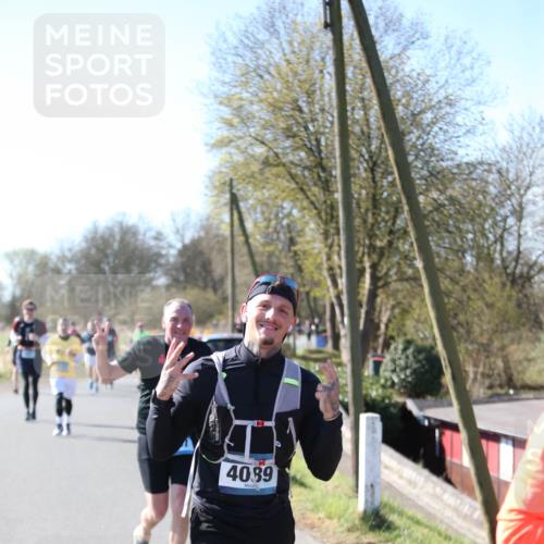 06.04.2025 - 44. Internationalen Wilhelmsburger Insellauf Jannik Wohlers http://msf.ph/oto/7624344 06.04.2025 10:34:24 Laufen 18, 4089, 353 meine-sportfotos.de