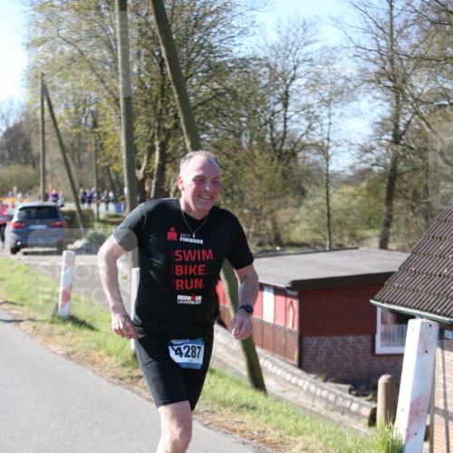 06.04.2025 - 44. Internationalen Wilhelmsburger Insellauf Jannik Wohlers http://msf.ph/oto/7624348 06.04.2025 10:34:25 Laufen 2017, 4287 meine-sportfotos.de