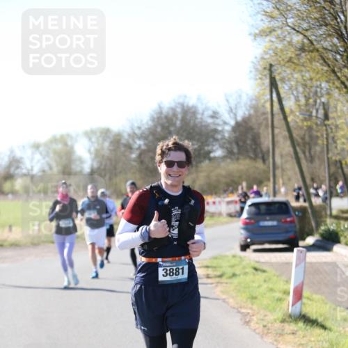 06.04.2025 - 44. Internationalen Wilhelmsburger Insellauf Jannik Wohlers http://msf.ph/oto/7624360 06.04.2025 10:34:30 Laufen 3881 meine-sportfotos.de