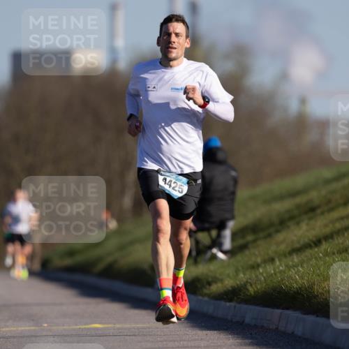 06.04.2025 - 44. Internationalen Wilhelmsburger Insellauf Michael Strokosch http://msf.ph/oto/7624438 06.04.2025 09:15:26 Laufen 4425 meine-sportfotos.de