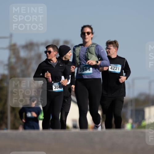 06.04.2025 - 44. Internationalen Wilhelmsburger Insellauf Michael Strokosch http://msf.ph/oto/7624557 06.04.2025 10:08:53 Laufen 3569, 3914, 4221, 302 meine-sportfotos.de