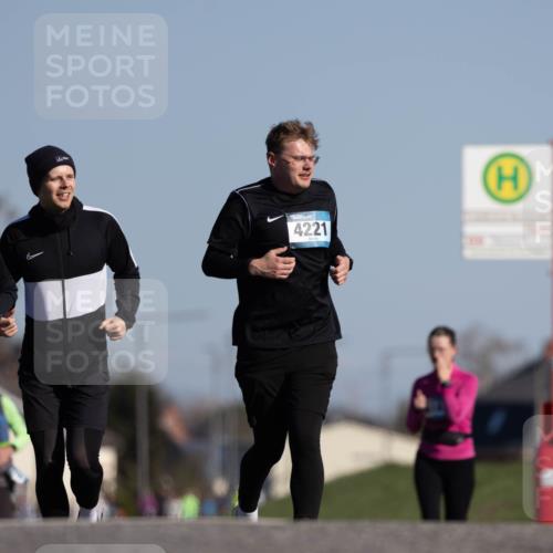 06.04.2025 - 44. Internationalen Wilhelmsburger Insellauf Michael Strokosch http://msf.ph/oto/7624564 06.04.2025 10:08:57 Laufen 3569, 4221 meine-sportfotos.de