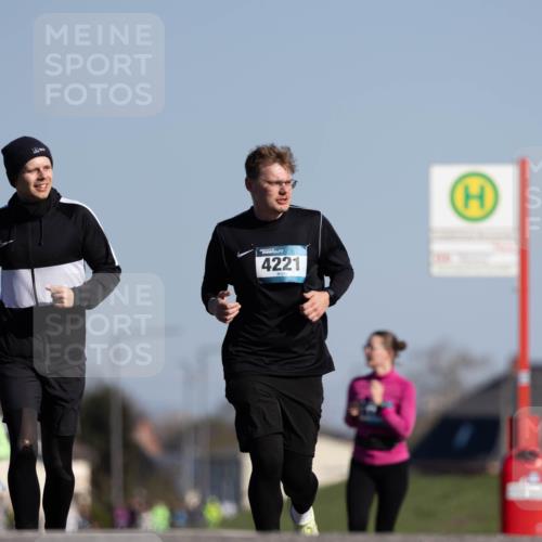 06.04.2025 - 44. Internationalen Wilhelmsburger Insellauf Michael Strokosch http://msf.ph/oto/7624566 06.04.2025 10:08:57 Laufen 3569, 4221 meine-sportfotos.de