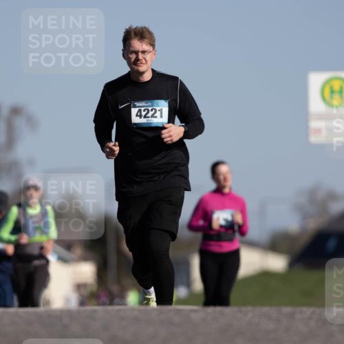 06.04.2025 - 44. Internationalen Wilhelmsburger Insellauf Michael Strokosch http://msf.ph/oto/7624572 06.04.2025 10:08:59 Laufen 20, 4221 meine-sportfotos.de