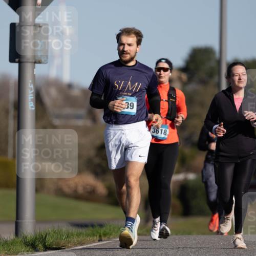 06.04.2025 - 44. Internationalen Wilhelmsburger Insellauf Michael Strokosch http://msf.ph/oto/7624586 06.04.2025 10:09:22 Laufen 21, 097, 39, 3618, 3659 meine-sportfotos.de