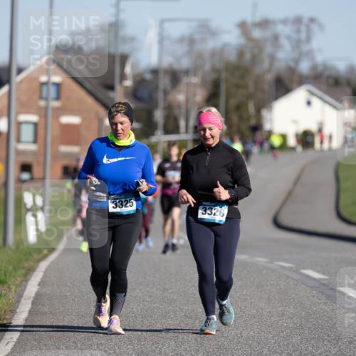 06.04.2025 - 44. Internationalen Wilhelmsburger Insellauf Michael Strokosch http://msf.ph/oto/7624627 06.04.2025 10:10:00 Laufen 3325, 3326 meine-sportfotos.de