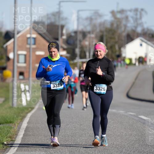06.04.2025 - 44. Internationalen Wilhelmsburger Insellauf Michael Strokosch http://msf.ph/oto/7624629 06.04.2025 10:10:01 Laufen 3325, 3326 meine-sportfotos.de