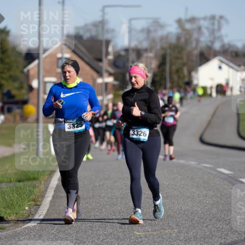 06.04.2025 - 44. Internationalen Wilhelmsburger Insellauf Michael Strokosch http://msf.ph/oto/7624632 06.04.2025 10:10:02 Laufen 3325, 3326 meine-sportfotos.de