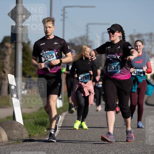 06.04.2025 - 44. Internationalen Wilhelmsburger Insellauf Michael Strokosch http://msf.ph/oto/7624659 06.04.2025 10:10:18 Laufen 3525, 3782, 3531 meine-sportfotos.de