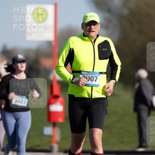 06.04.2025 - 44. Internationalen Wilhelmsburger Insellauf Michael Strokosch http://msf.ph/oto/7624692 06.04.2025 10:11:46 Laufen 4409, 3427, 007 meine-sportfotos.de