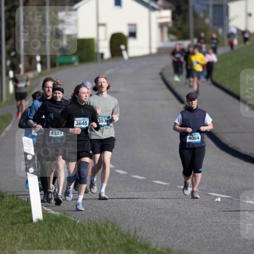 06.04.2025 - 44. Internationalen Wilhelmsburger Insellauf Michael Strokosch http://msf.ph/oto/7624712 06.04.2025 10:13:32 Laufen 4323, 3645, 3935, 4064 meine-sportfotos.de