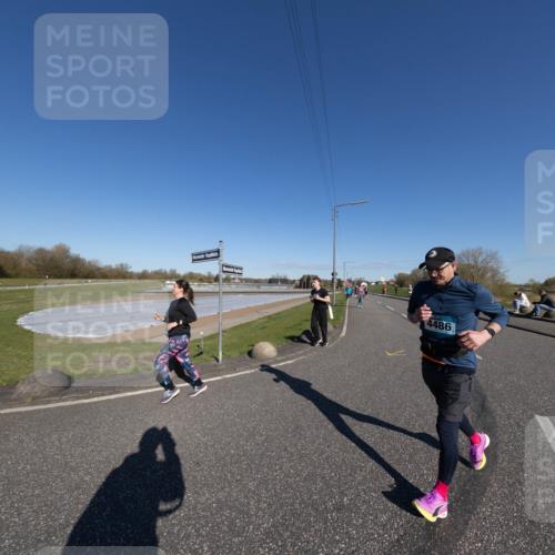 06.04.2025 - 44. Internationalen Wilhelmsburger Insellauf Michael Strokosch http://msf.ph/oto/7625211 06.04.2025 10:13:03 Laufen 4486 meine-sportfotos.de