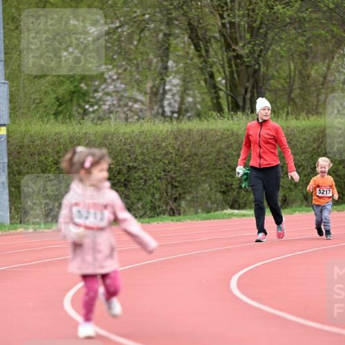13.04.2025 - Hammer Lauf Dr. Thomas Lammeyer http://msf.ph/oto/7627261 13.04.2025 09:02:45 Laufen 5213, 5217 meine-sportfotos.de