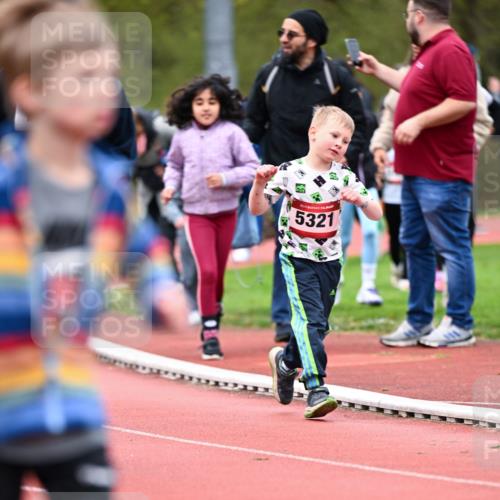 13.04.2025 - Hammer Lauf Dr. Thomas Lammeyer http://msf.ph/oto/7627802 13.04.2025 09:10:38 Laufen 5321 meine-sportfotos.de