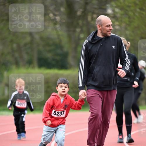 13.04.2025 - Hammer Lauf Dr. Thomas Lammeyer http://msf.ph/oto/7628051 13.04.2025 09:11:38 Laufen 5077, 15, 5237 meine-sportfotos.de