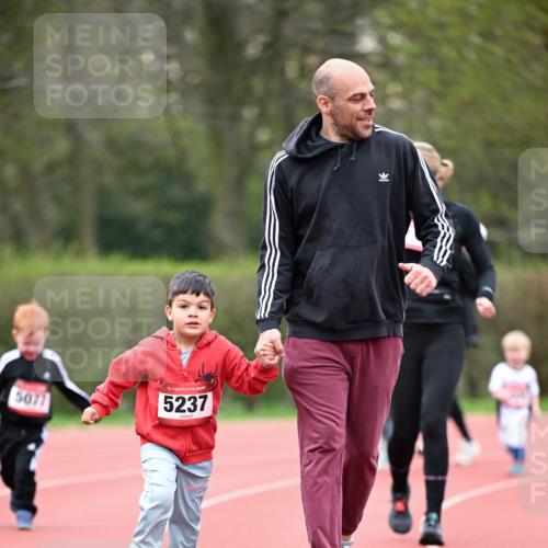 13.04.2025 - Hammer Lauf Dr. Thomas Lammeyer http://msf.ph/oto/7628052 13.04.2025 09:11:38 Laufen 5077, 15, 5237 meine-sportfotos.de