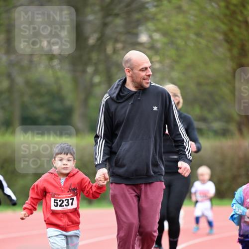 13.04.2025 - Hammer Lauf Dr. Thomas Lammeyer http://msf.ph/oto/7628053 13.04.2025 09:11:38 Laufen 15, 5237 meine-sportfotos.de