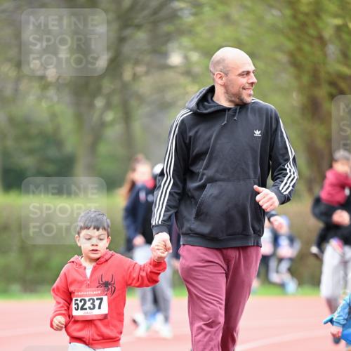 13.04.2025 - Hammer Lauf Dr. Thomas Lammeyer http://msf.ph/oto/7628058 13.04.2025 09:11:39 Laufen 5237 meine-sportfotos.de