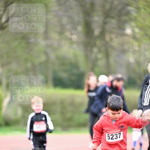 13.04.2025 - Hammer Lauf Dr. Thomas Lammeyer http://msf.ph/oto/7628062 13.04.2025 09:11:39 Laufen 5237 meine-sportfotos.de