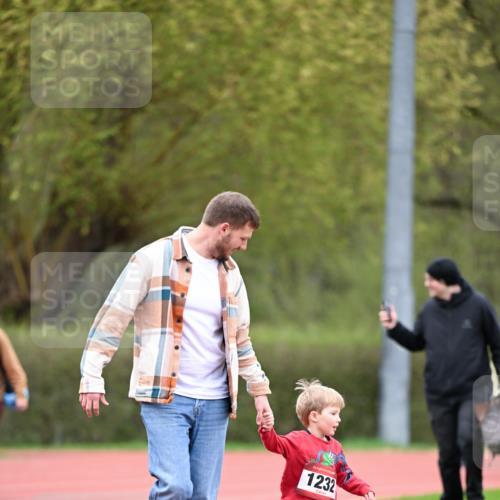 13.04.2025 - Hammer Lauf Dr. Thomas Lammeyer http://msf.ph/oto/7628142 13.04.2025 09:11:58 Laufen 15, 1232 meine-sportfotos.de