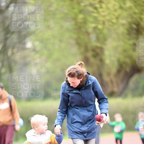 13.04.2025 - Hammer Lauf Dr. Thomas Lammeyer http://msf.ph/oto/7628161 13.04.2025 09:12:08 Laufen 15, 5306 meine-sportfotos.de
