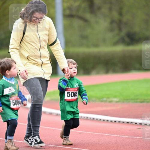 13.04.2025 - Hammer Lauf Dr. Thomas Lammeyer http://msf.ph/oto/7628200 13.04.2025 09:12:20 Laufen 15, 5004, 15, 5005 meine-sportfotos.de