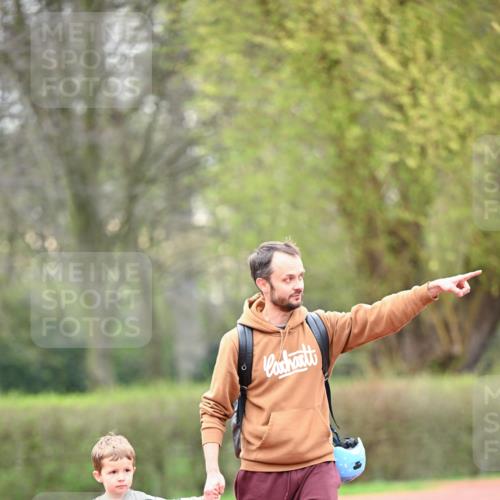 13.04.2025 - Hammer Lauf Dr. Thomas Lammeyer http://msf.ph/oto/7628204 13.04.2025 09:12:23 Laufen 15, 5326 meine-sportfotos.de