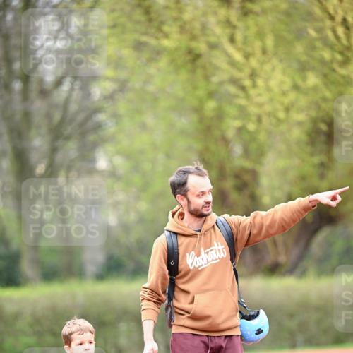 13.04.2025 - Hammer Lauf Dr. Thomas Lammeyer http://msf.ph/oto/7628207 13.04.2025 09:12:23 Laufen 15, 5326 meine-sportfotos.de