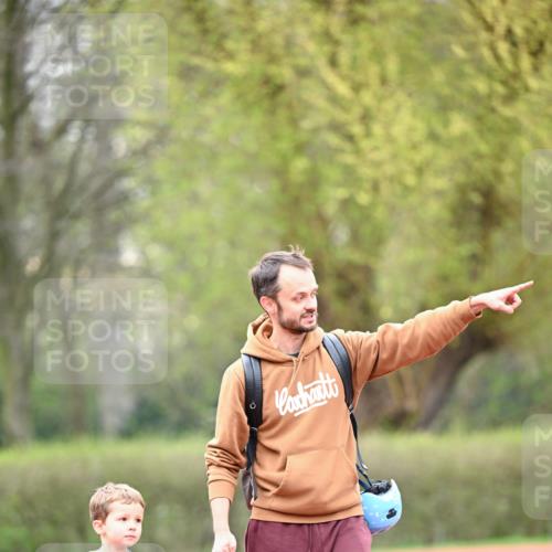13.04.2025 - Hammer Lauf Dr. Thomas Lammeyer http://msf.ph/oto/7628208 13.04.2025 09:12:24 Laufen 15, 5326 meine-sportfotos.de