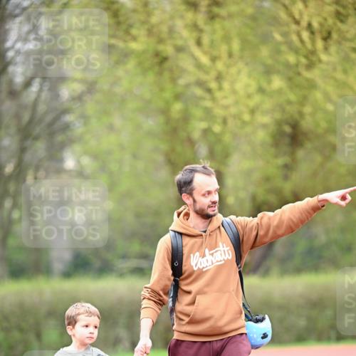 13.04.2025 - Hammer Lauf Dr. Thomas Lammeyer http://msf.ph/oto/7628210 13.04.2025 09:12:24 Laufen 15, 5326 meine-sportfotos.de