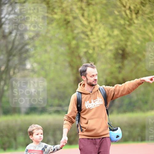 13.04.2025 - Hammer Lauf Dr. Thomas Lammeyer http://msf.ph/oto/7628211 13.04.2025 09:12:24 Laufen 15, 5326 meine-sportfotos.de