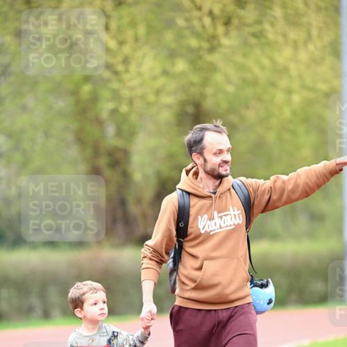 13.04.2025 - Hammer Lauf Dr. Thomas Lammeyer http://msf.ph/oto/7628216 13.04.2025 09:12:25 Laufen 15, 5326 meine-sportfotos.de