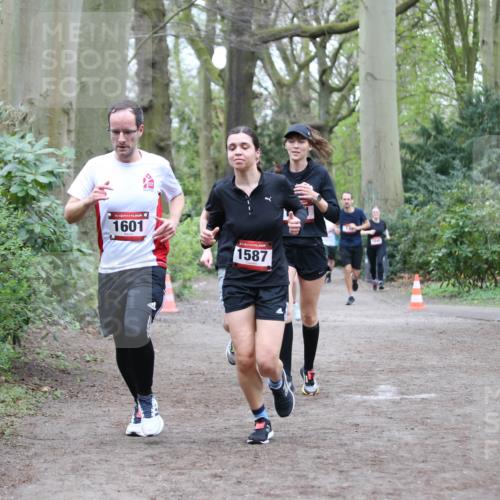 13.04.2025 - Hammer Lauf Jannik Wohlers http://msf.ph/oto/7629541 13.04.2025 12:42:15 Laufen 15, 1601, 1587 meine-sportfotos.de