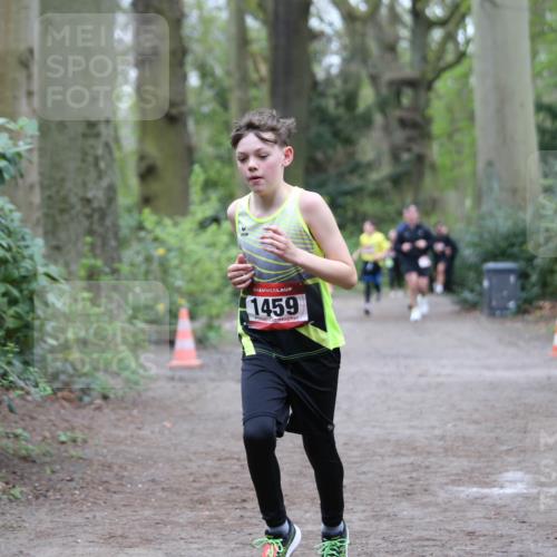 13.04.2025 - Hammer Lauf Jannik Wohlers http://msf.ph/oto/7629976 13.04.2025 12:40:58 Laufen 1459 meine-sportfotos.de