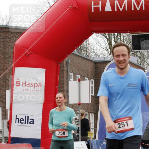 13.04.2025 - Hammer Lauf A. Gomolzig http://msf.ph/oto/7630222 13.04.2025 12:48:03 Ziel 251, 435, 487, 758 meine-sportfotos.de