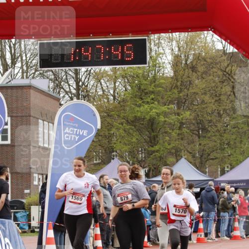 13.04.2025 - Hammer Lauf A. Gomolzig http://msf.ph/oto/7630303 13.04.2025 12:47:44 Ziel 879, 880, 1569, 1570 meine-sportfotos.de