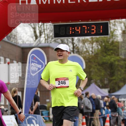 13.04.2025 - Hammer Lauf A. Gomolzig http://msf.ph/oto/7630310 13.04.2025 12:47:30 Ziel 121, 246, 247, 1238 meine-sportfotos.de