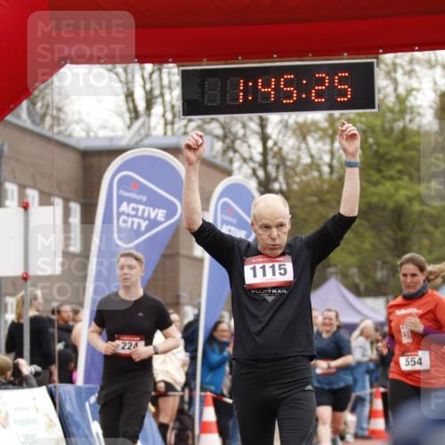 13.04.2025 - Hammer Lauf A. Gomolzig http://msf.ph/oto/7630685 13.04.2025 12:45:24 Ziel 10, 224, 303, 554, 1115, 1152, 1156 meine-sportfotos.de
