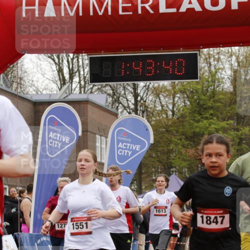 13.04.2025 - Hammer Lauf A. Gomolzig http://msf.ph/oto/7630985 13.04.2025 12:43:38 Ziel 863, 958, 1272, 1551, 1576, 1578, 1611, 1612, 1613, 1847, 1866, 1868, 1883, 1935, 1995 meine-sportfotos.de