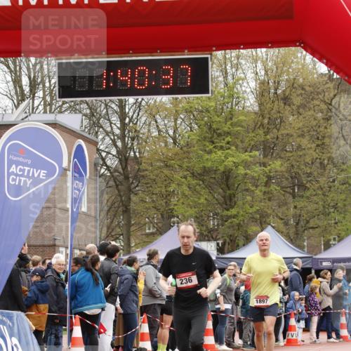 13.04.2025 - Hammer Lauf A. Gomolzig http://msf.ph/oto/7631661 13.04.2025 12:40:36 Ziel 103, 236, 831, 832, 1761, 1897 meine-sportfotos.de