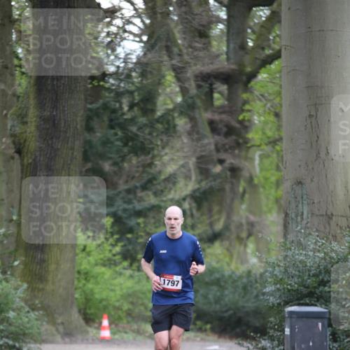 13.04.2025 - Hammer Lauf Jannik Wohlers http://msf.ph/oto/7631880 13.04.2025 10:28:43 Laufen 1797 meine-sportfotos.de