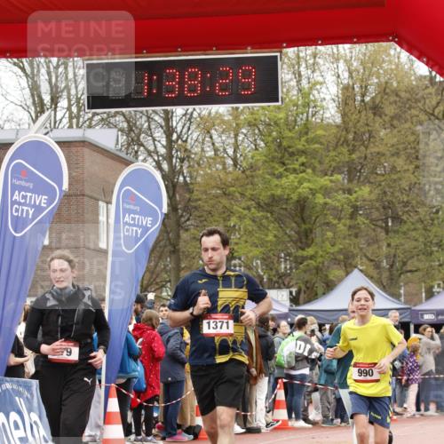 13.04.2025 - Hammer Lauf A. Gomolzig http://msf.ph/oto/7631956 13.04.2025 12:38:28 Ziel 380, 479, 736, 990, 1371, 1837, 1843, 1845 meine-sportfotos.de